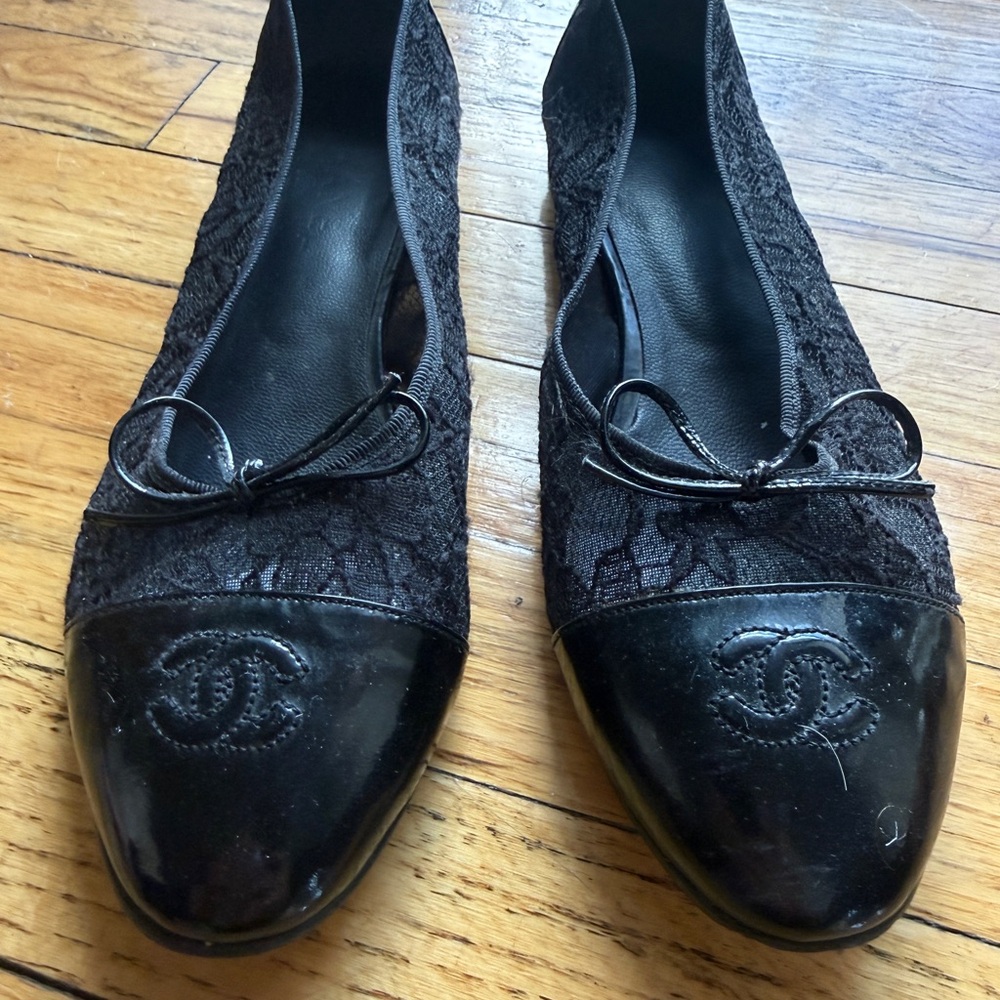 CHANEL Black Lace Flats with Bow